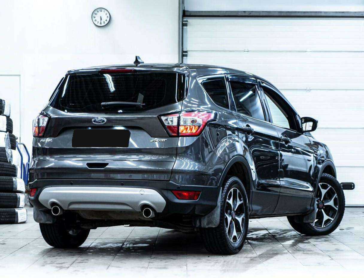 Купить Ford Kuga с пробегом. Фото: #2
