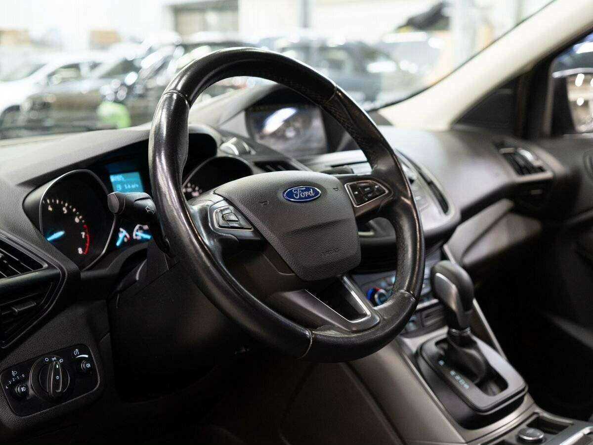 Купить Ford Kuga с пробегом. Фото: #4