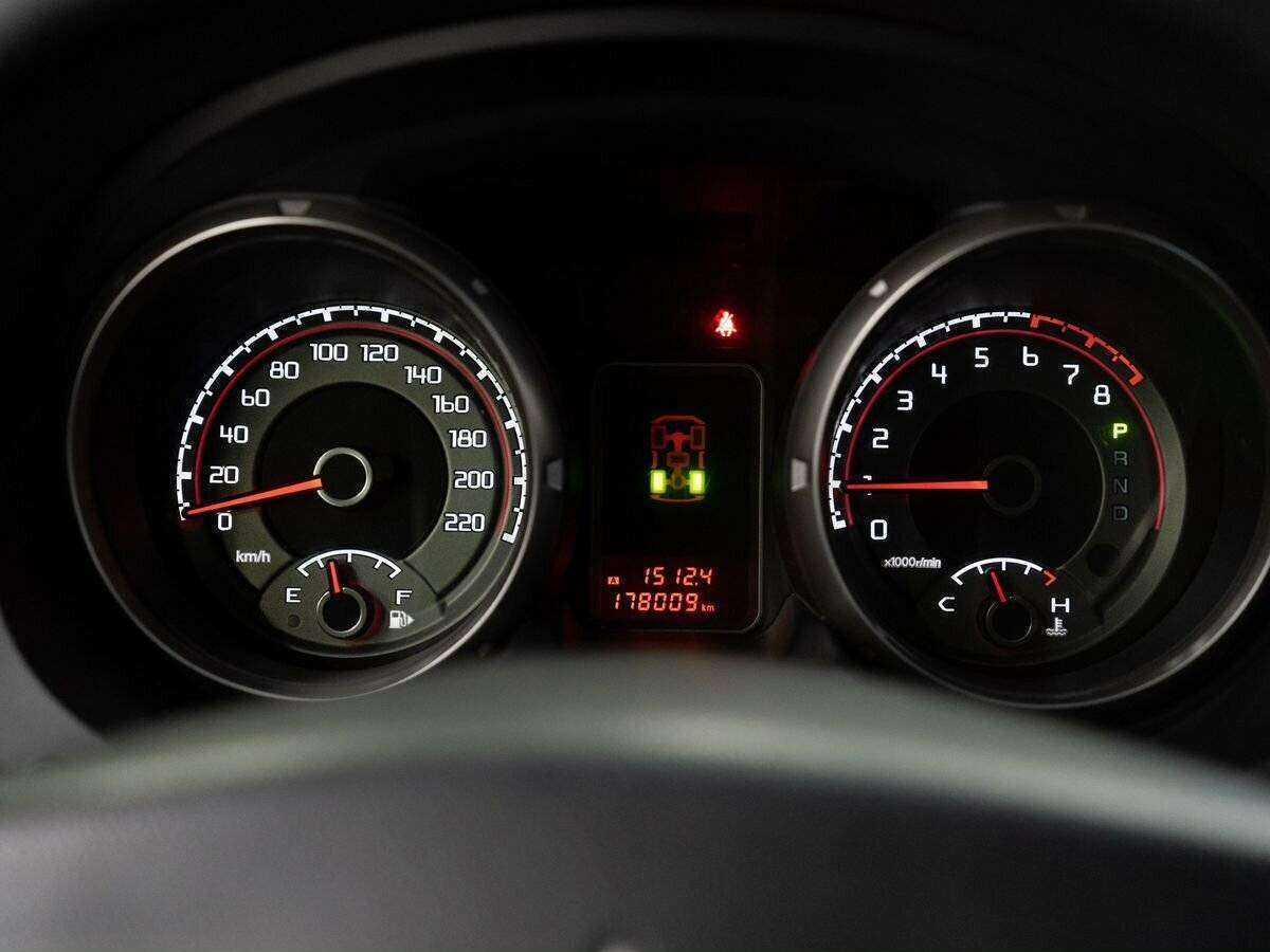 Купить Mitsubishi Pajero с пробегом. Фото: #8