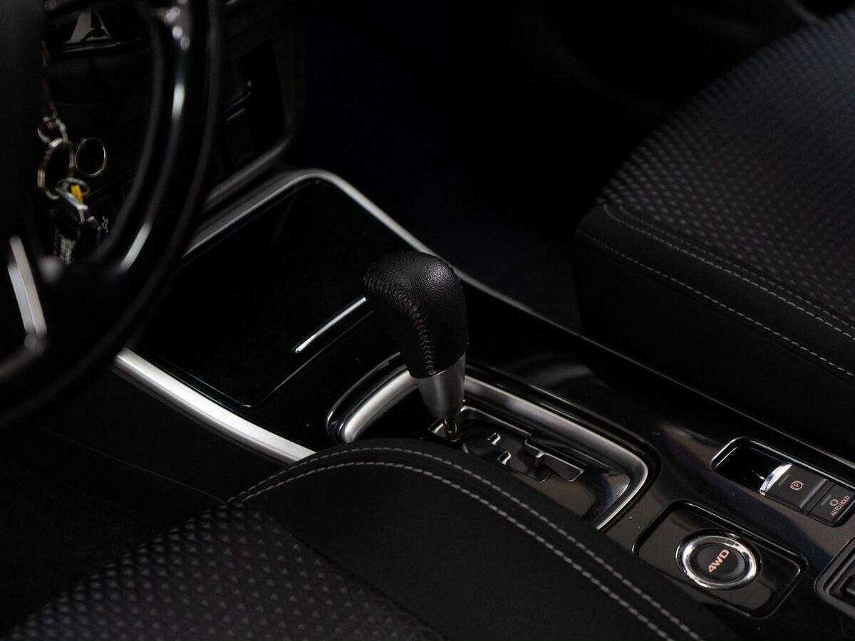 Купить Mitsubishi Outlander с пробегом. Фото: #11