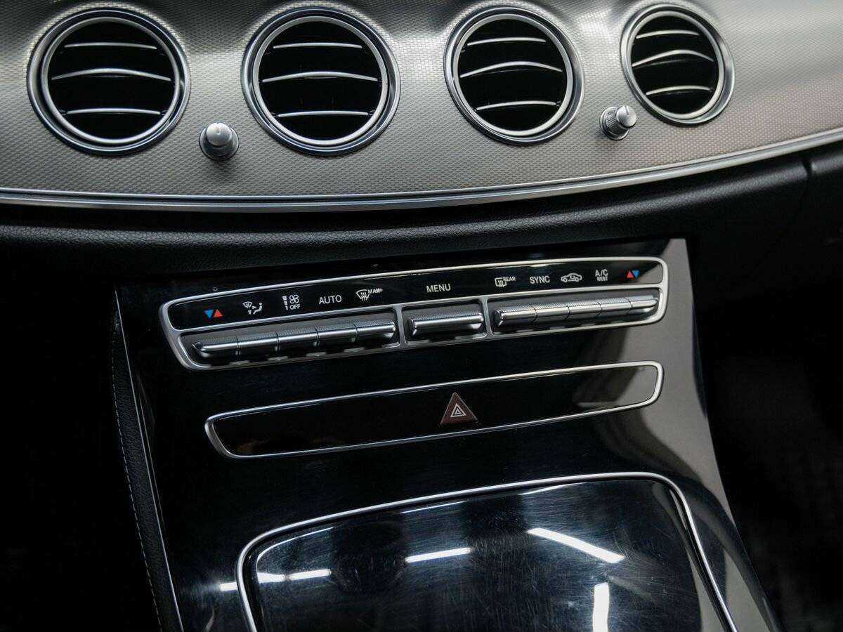 Купить Mercedes-Benz E-Класс с пробегом. Фото: #22