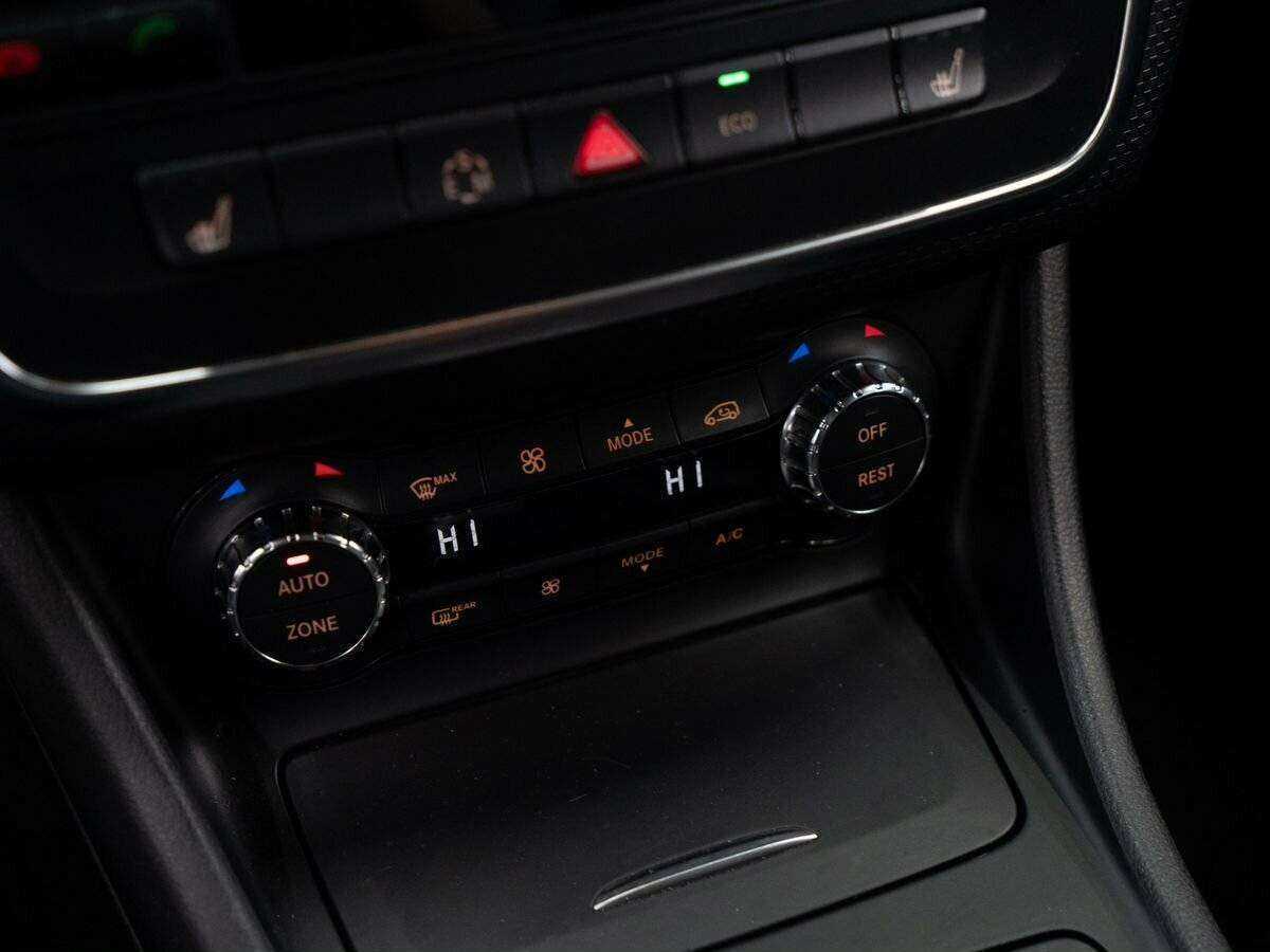 Купить Mercedes-Benz A-Класс с пробегом. Фото: #9