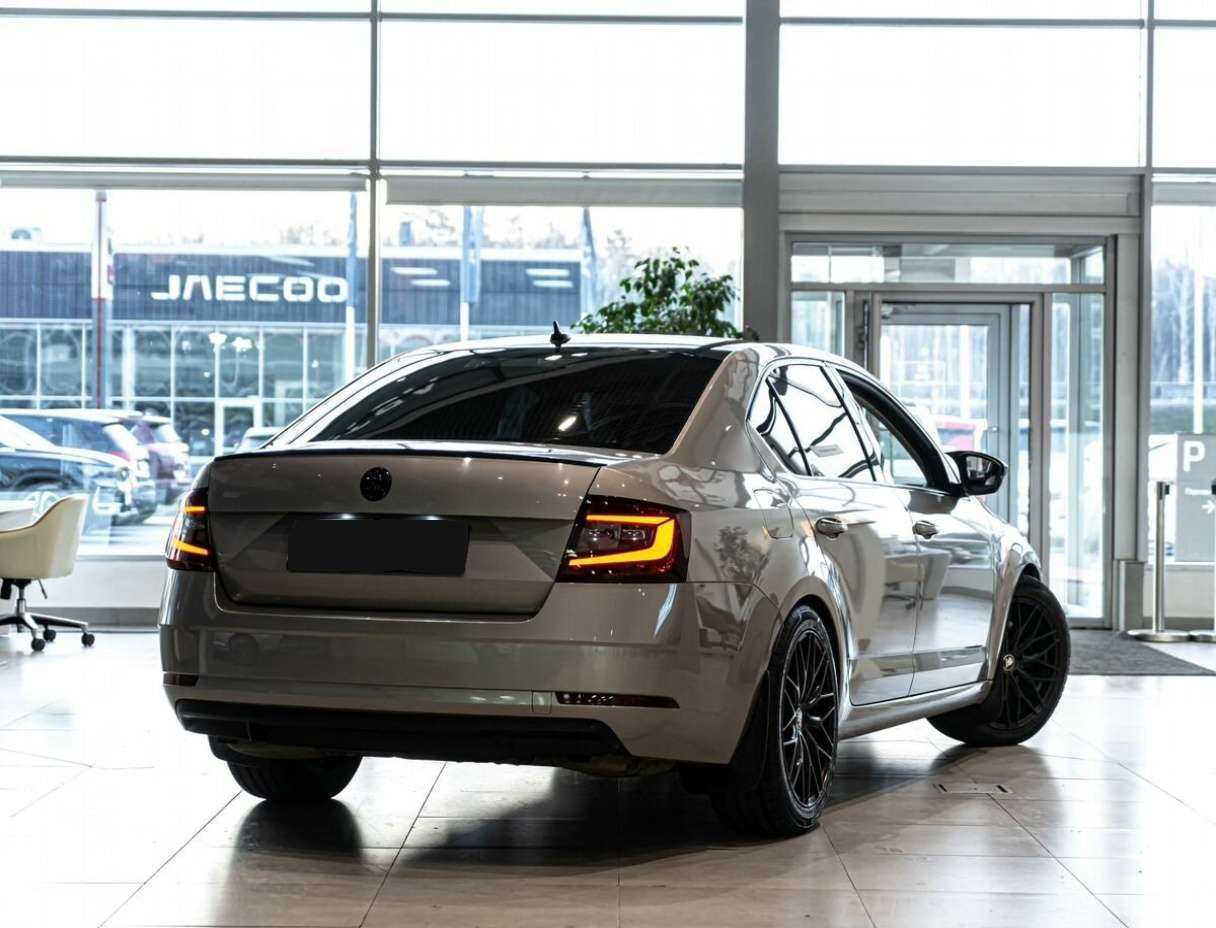 Купить Skoda Octavia с пробегом. Фото: #2