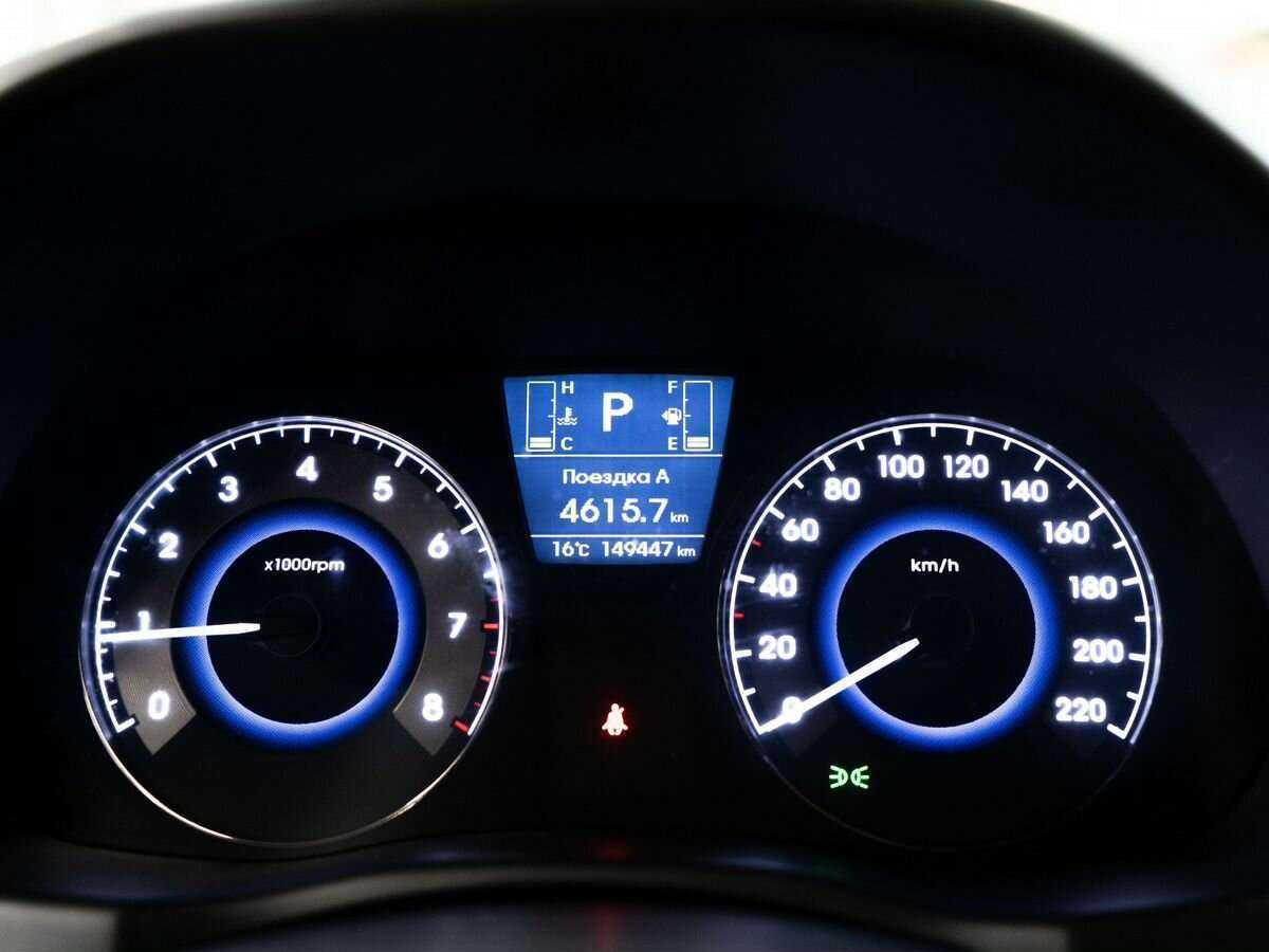 Купить Hyundai Solaris с пробегом. Фото: #11