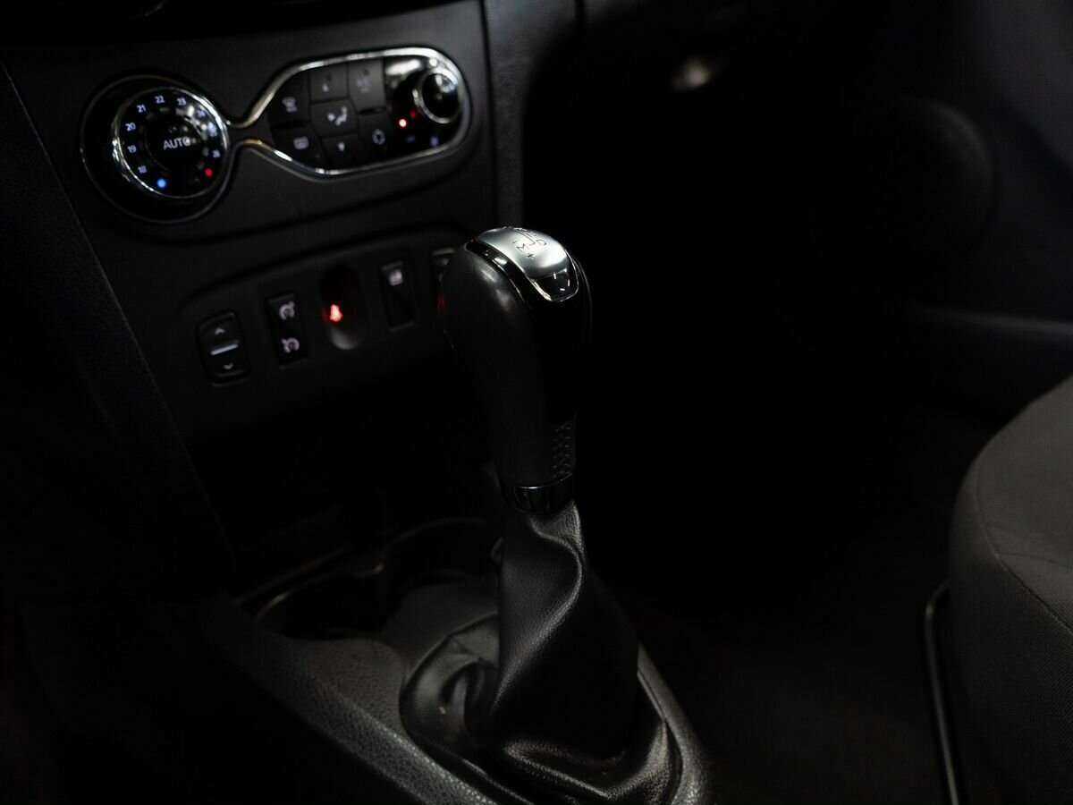 Купить Renault Sandero с пробегом. Фото: #10