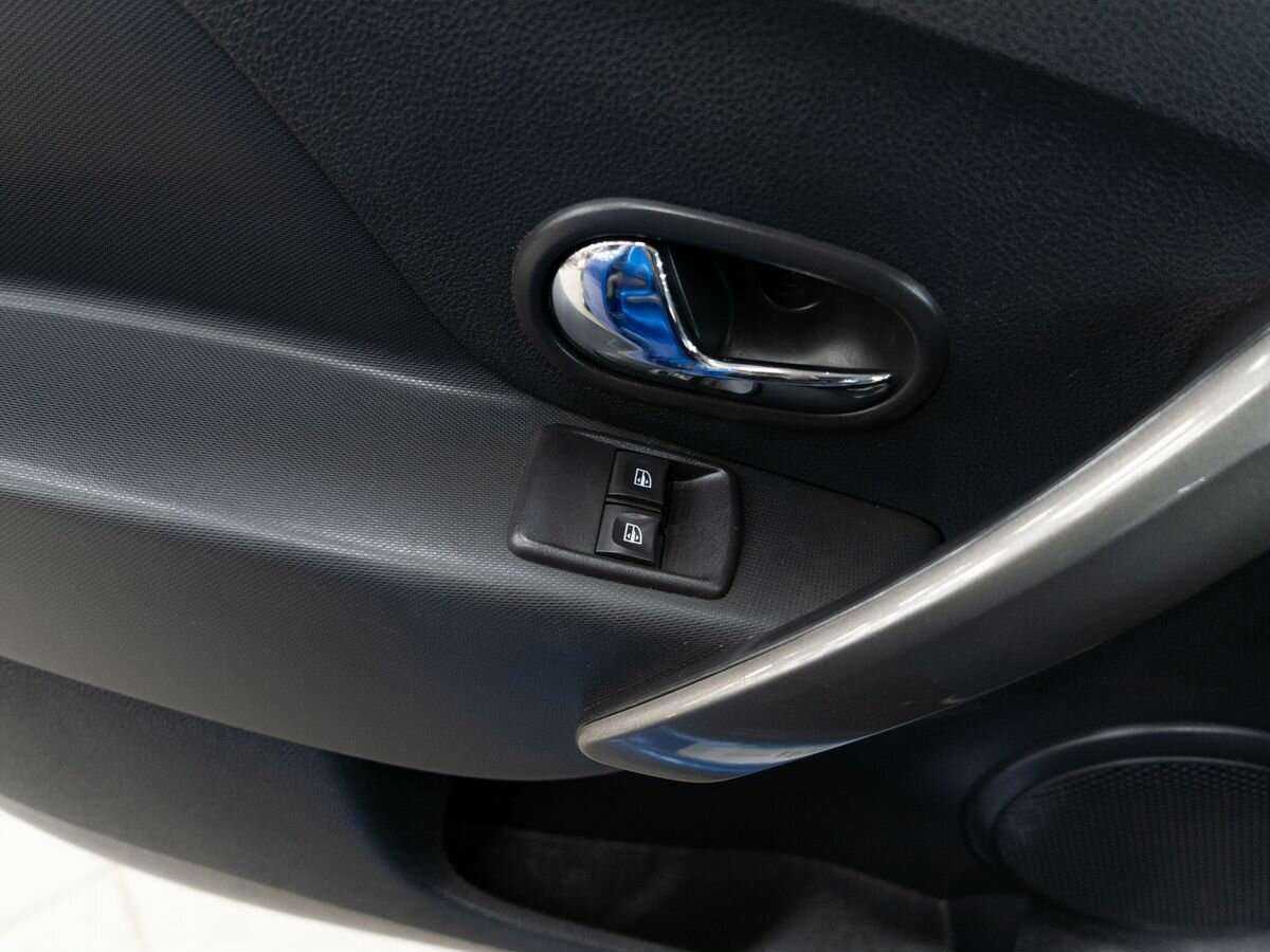 Купить Renault Sandero с пробегом. Фото: #11