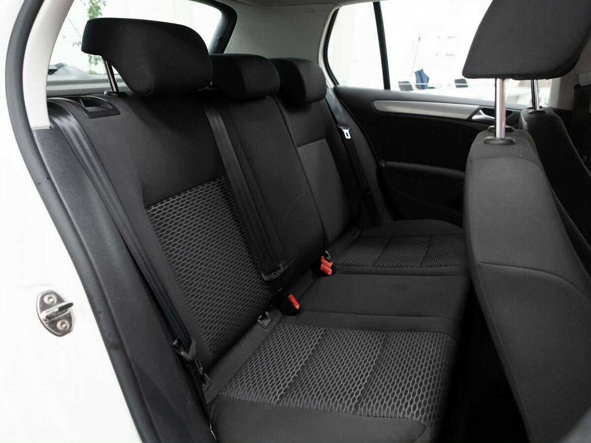 Купить Volkswagen Golf с пробегом. Фото: #8