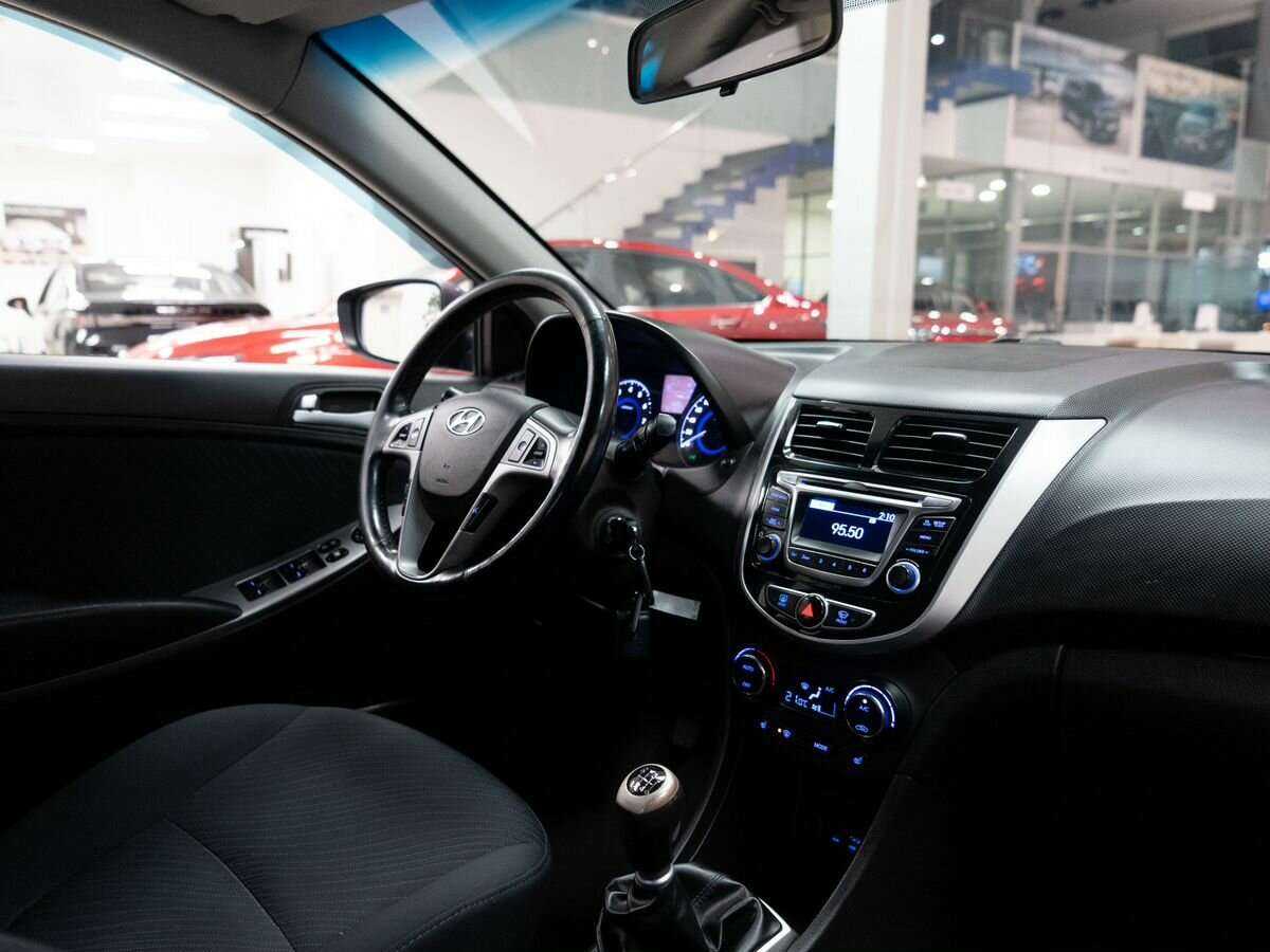 Купить Hyundai Solaris с пробегом. Фото: #15