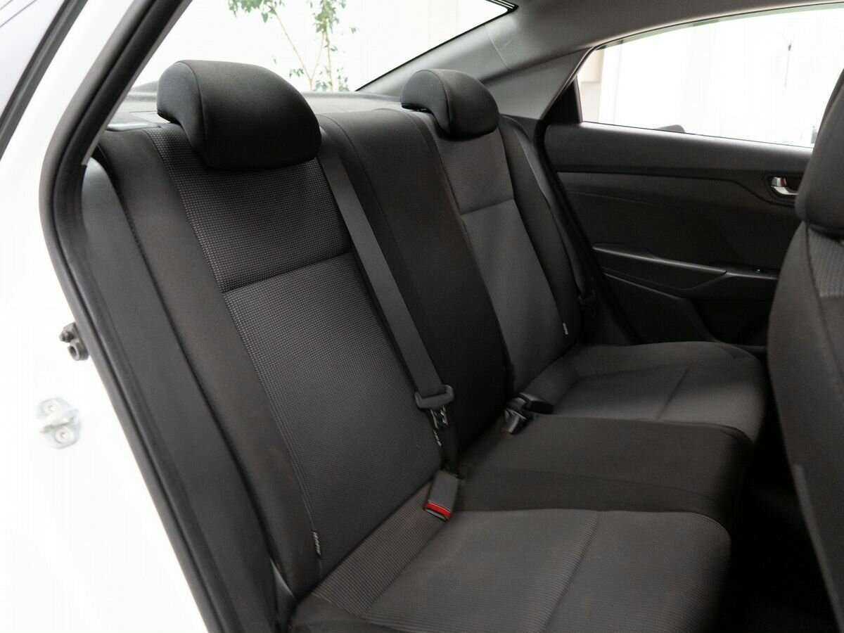 Купить Hyundai Solaris с пробегом. Фото: #7