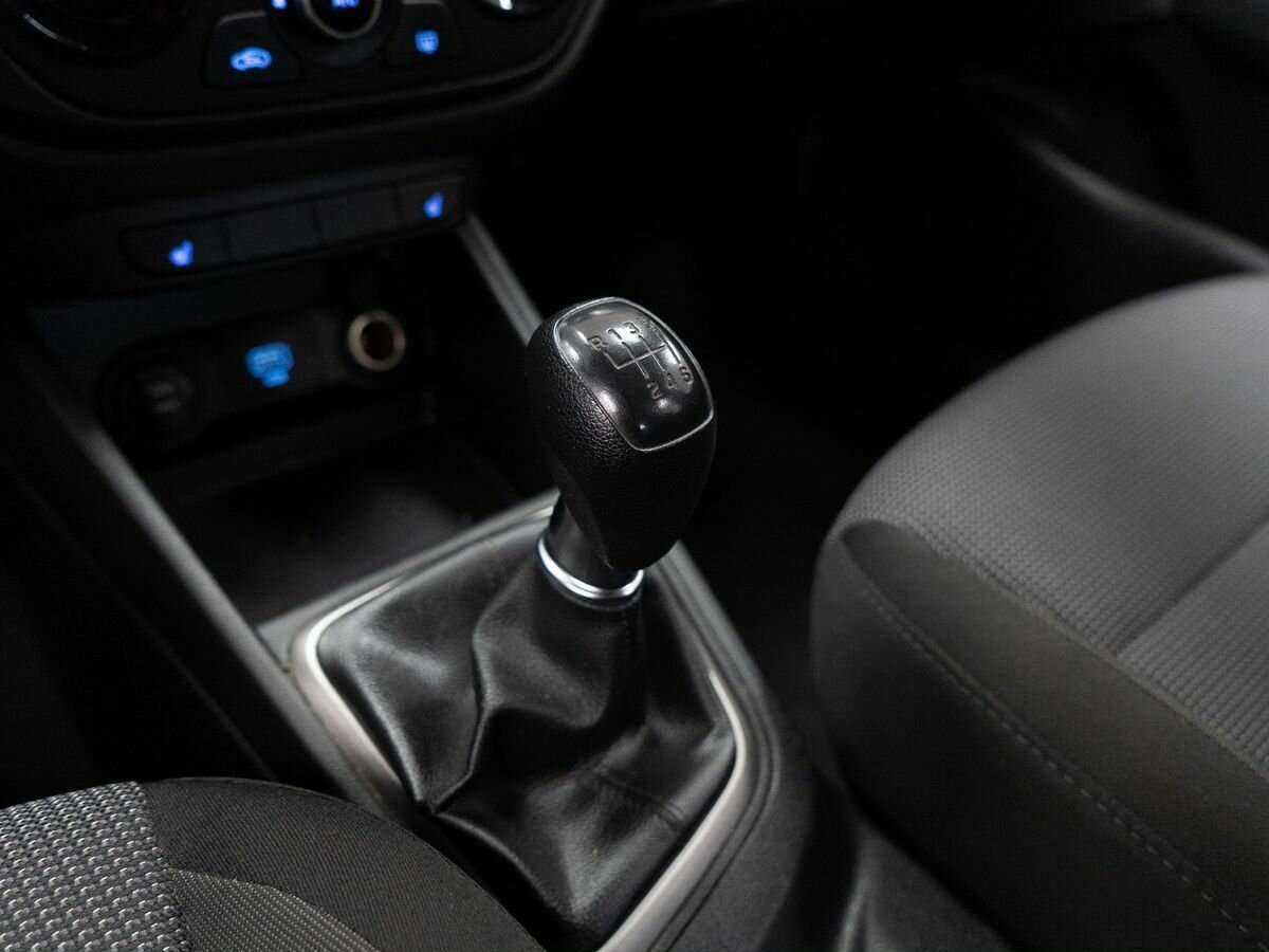 Купить Hyundai Solaris с пробегом. Фото: #10