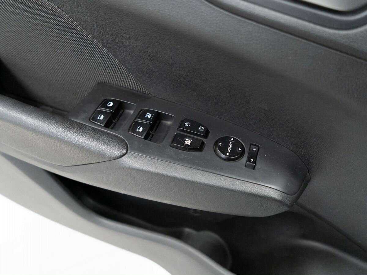 Купить Hyundai Solaris с пробегом. Фото: #11