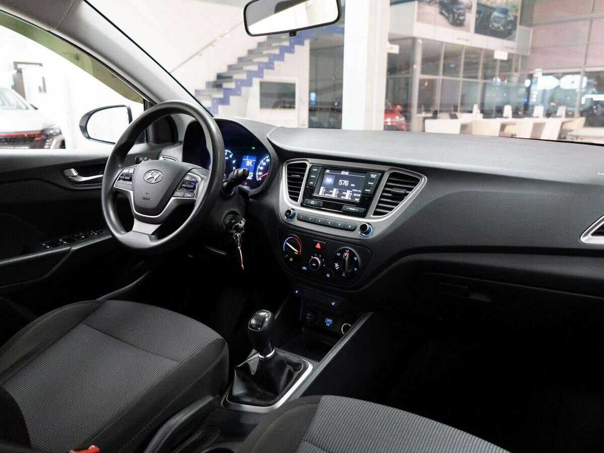 Купить Hyundai Solaris с пробегом. Фото: #14