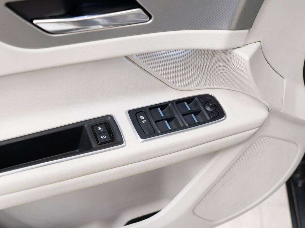 Купить Jaguar XF с пробегом. Фото: #13