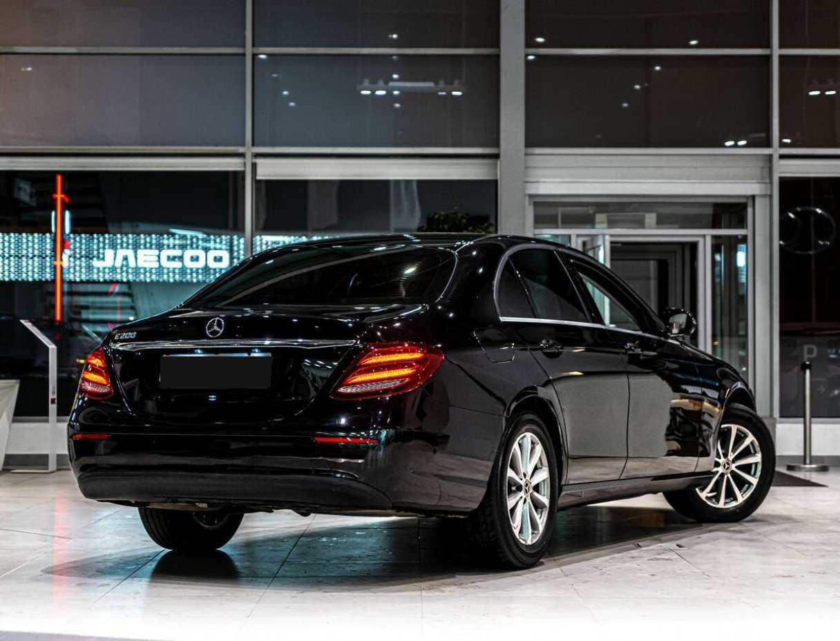 Купить Mercedes-Benz E-Класс с пробегом. Фото: #2