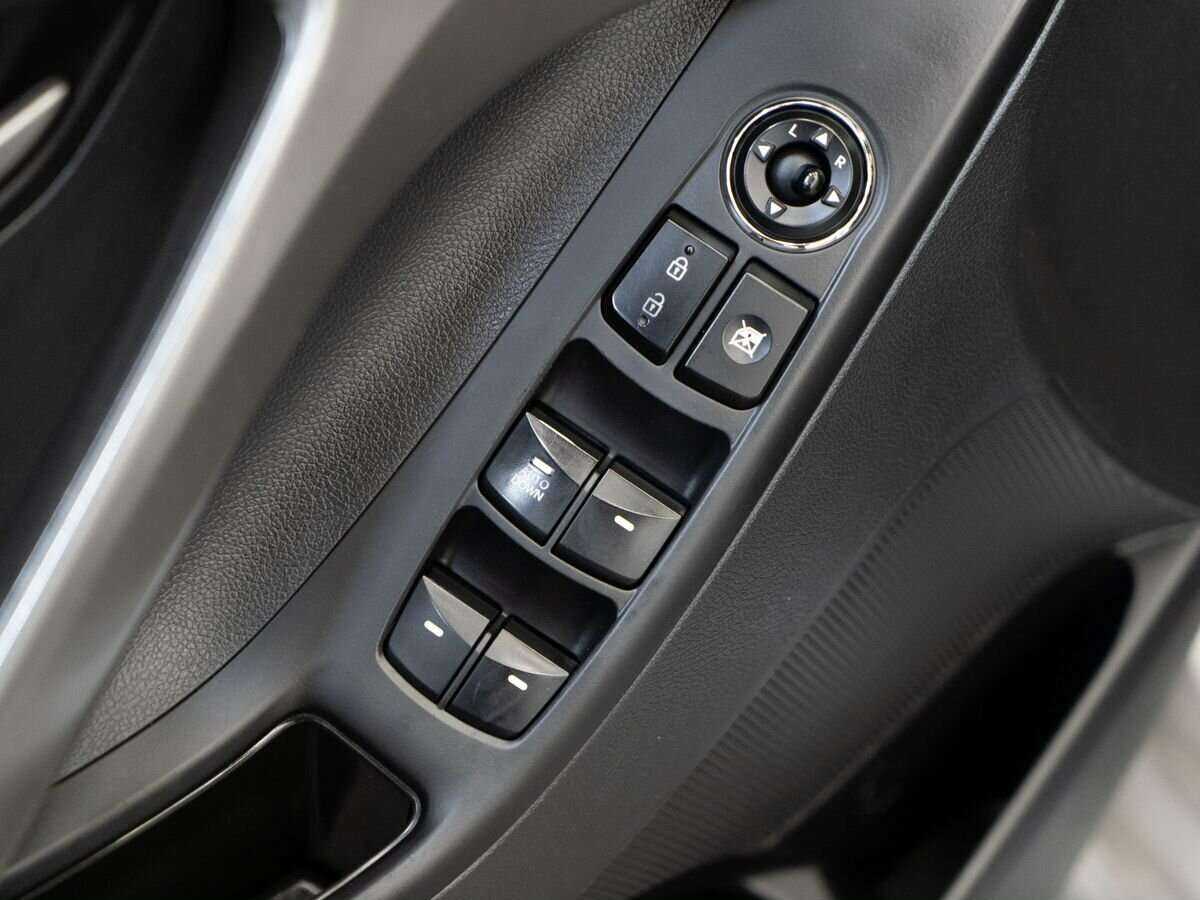 Купить Hyundai Elantra с пробегом. Фото: #13