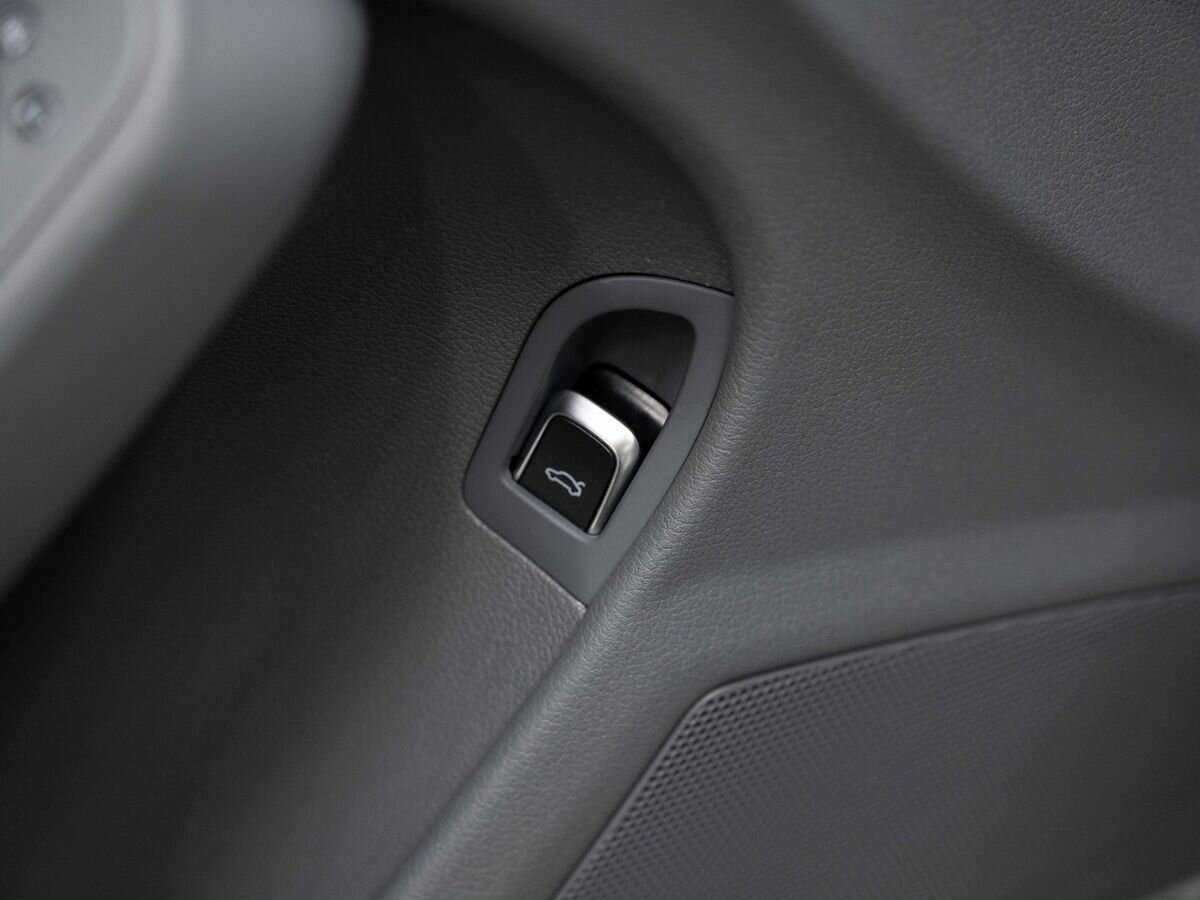 Купить Audi A4 с пробегом. Фото: #10