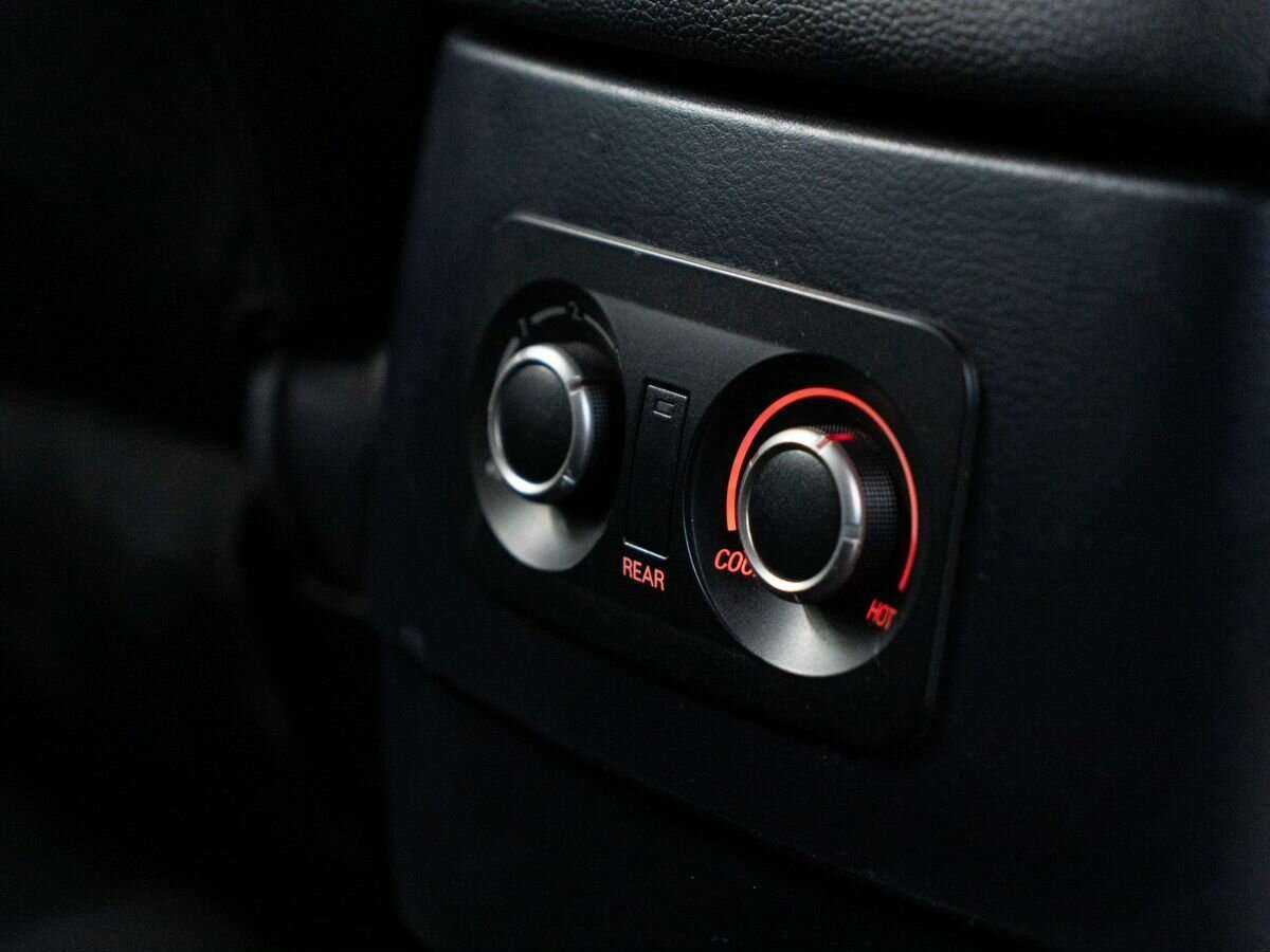 Купить Mitsubishi Pajero с пробегом. Фото: #16