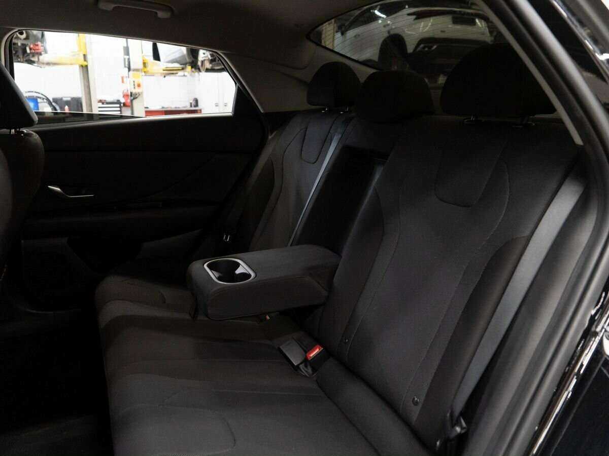 Купить Hyundai Elantra с пробегом. Фото: #6