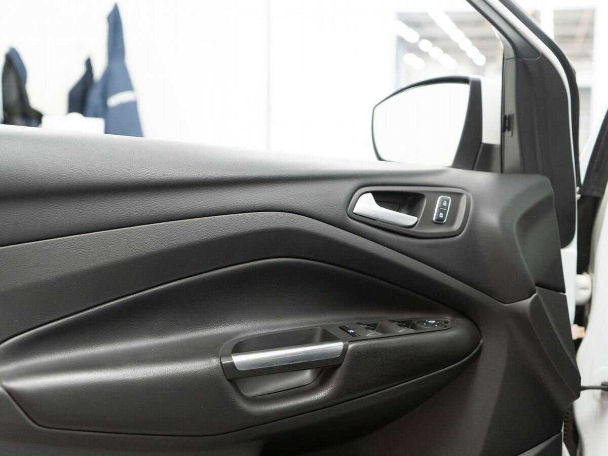 Купить Ford Kuga с пробегом. Фото: #13