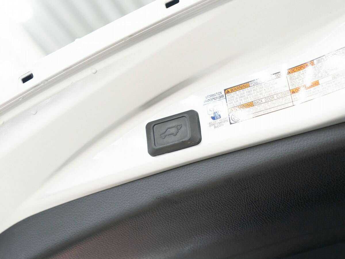 Купить Toyota RAV4 с пробегом. Фото: #8