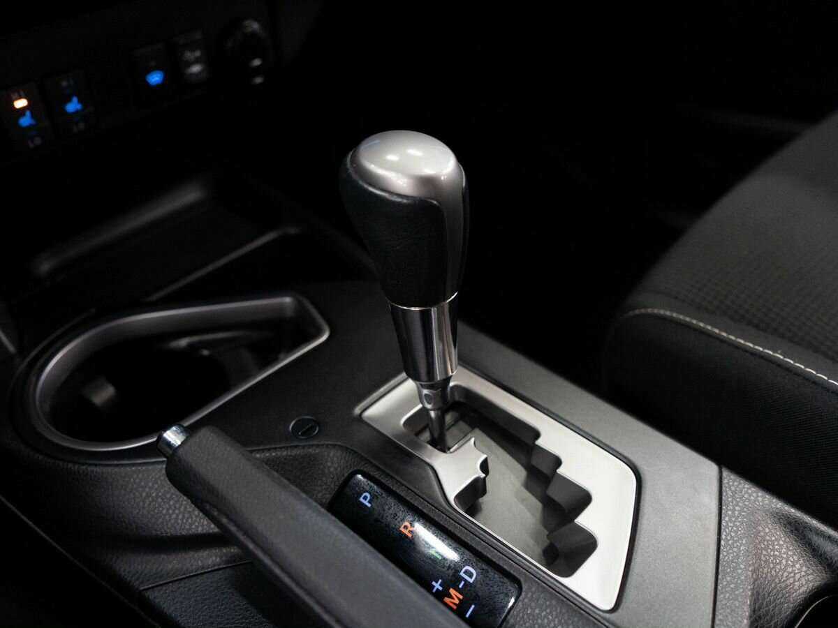 Купить Toyota RAV4 с пробегом. Фото: #12