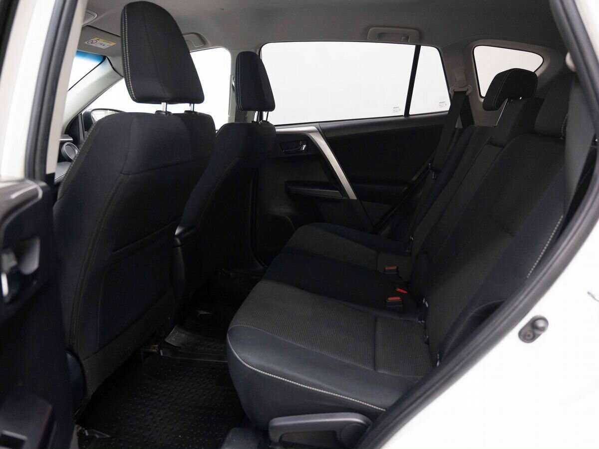 Купить Toyota RAV4 с пробегом. Фото: #11
