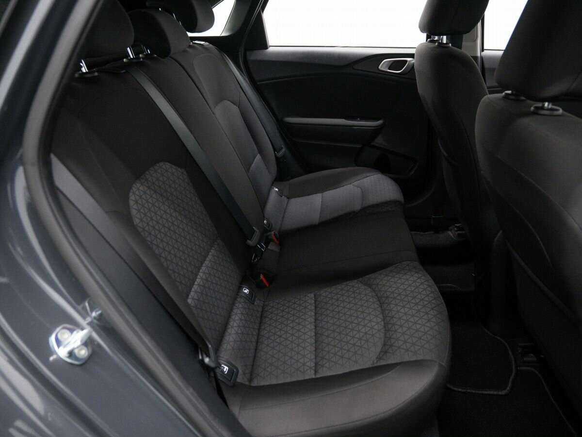 Купить Kia Ceed с пробегом. Фото: #9