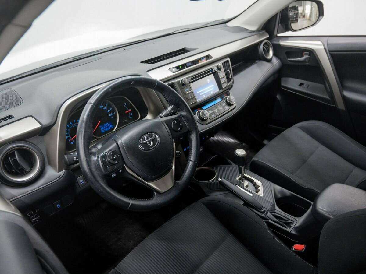 Купить Toyota RAV4 с пробегом. Фото: #13