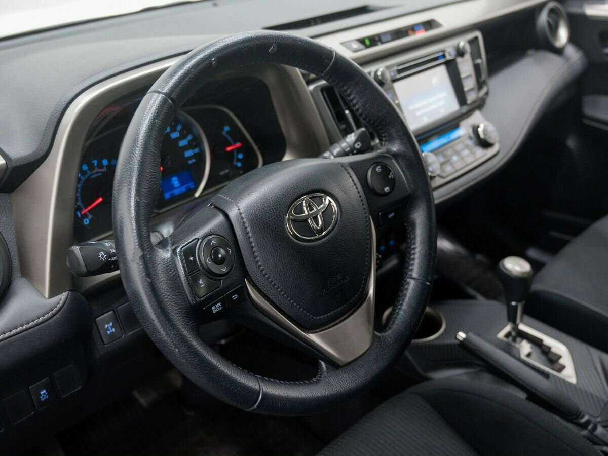 Купить Toyota RAV4 с пробегом. Фото: #16