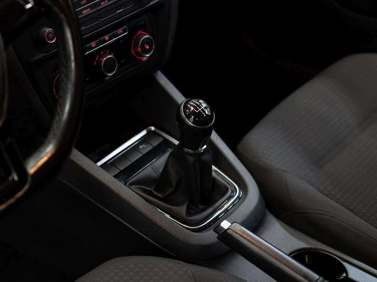 Купить Volkswagen Jetta с пробегом. Фото: #11