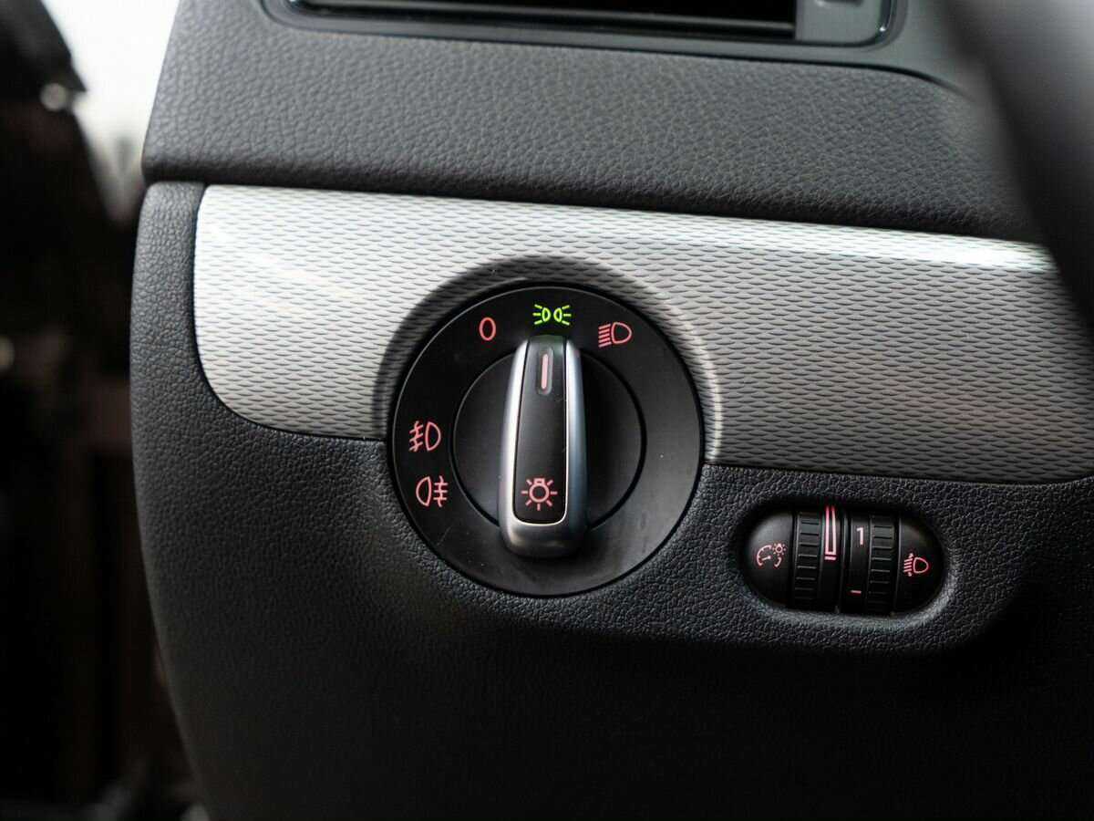 Купить Volkswagen Jetta с пробегом. Фото: #16