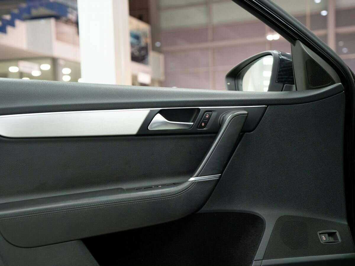 Купить Volkswagen Passat с пробегом. Фото: #17