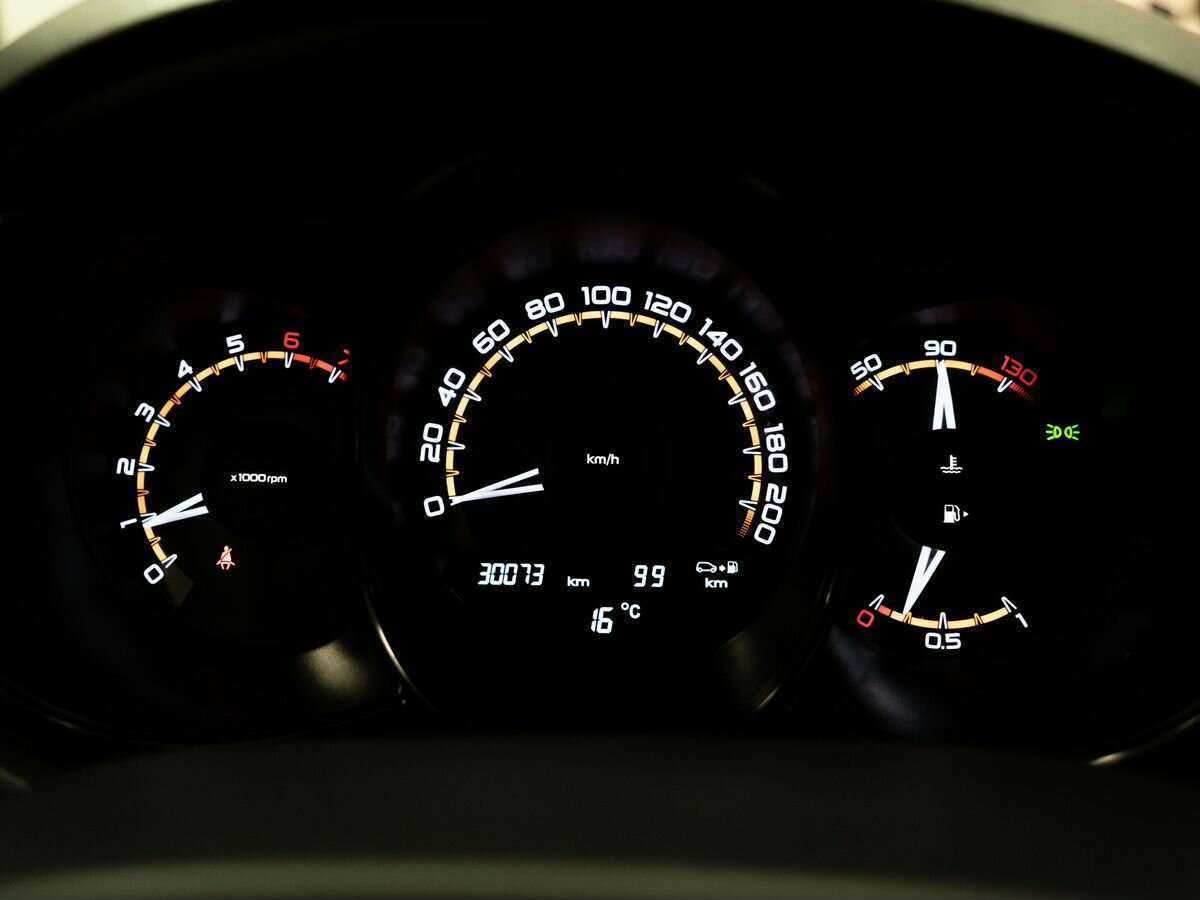 Купить Lada (ВАЗ) Vesta с пробегом. Фото: #11