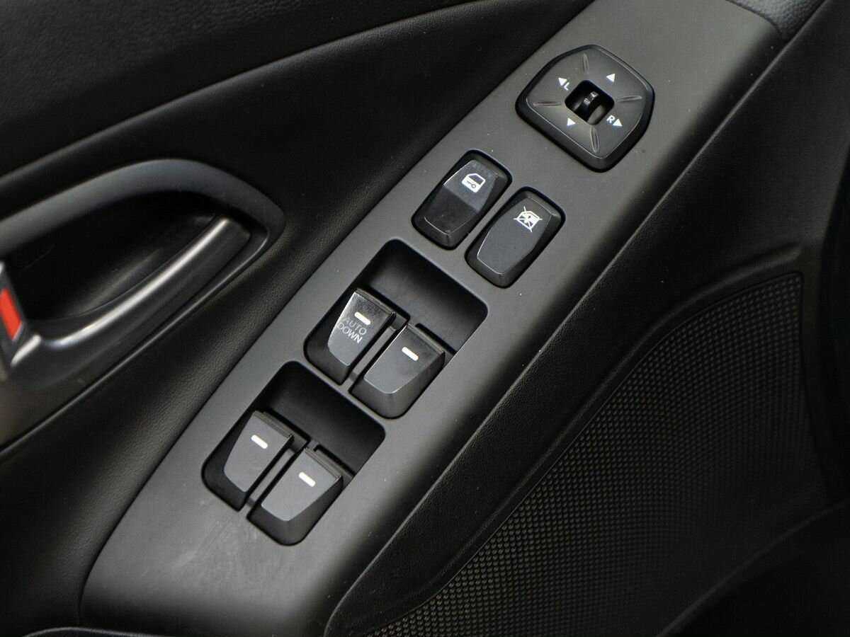 Купить Hyundai ix35 с пробегом. Фото: #11