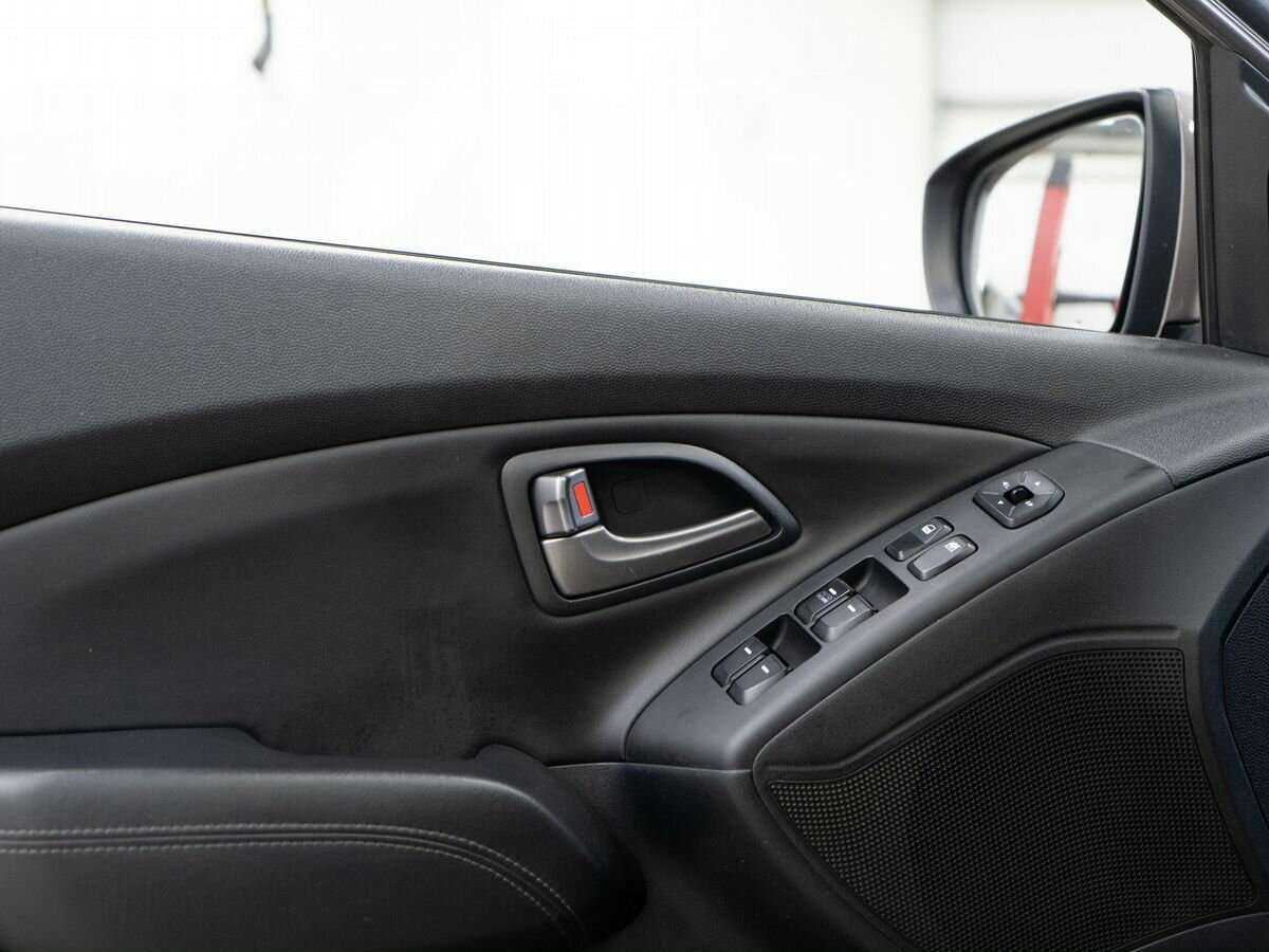 Купить Hyundai ix35 с пробегом. Фото: #12
