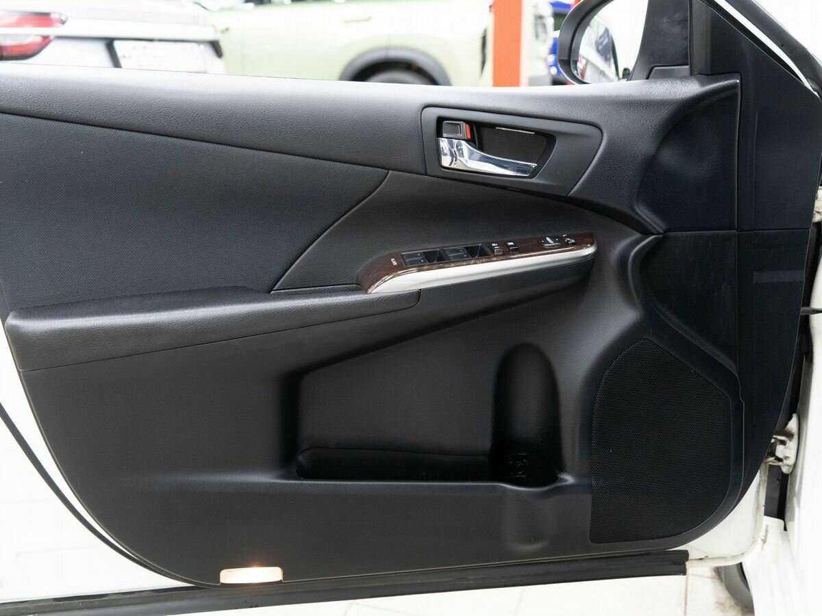 Купить Toyota Camry с пробегом. Фото: #14