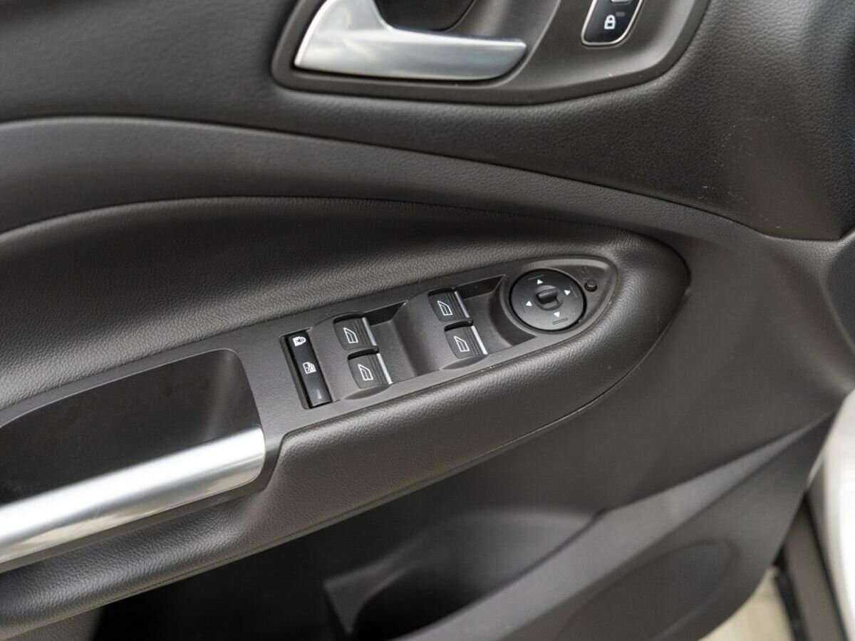 Купить Ford Kuga с пробегом. Фото: #14