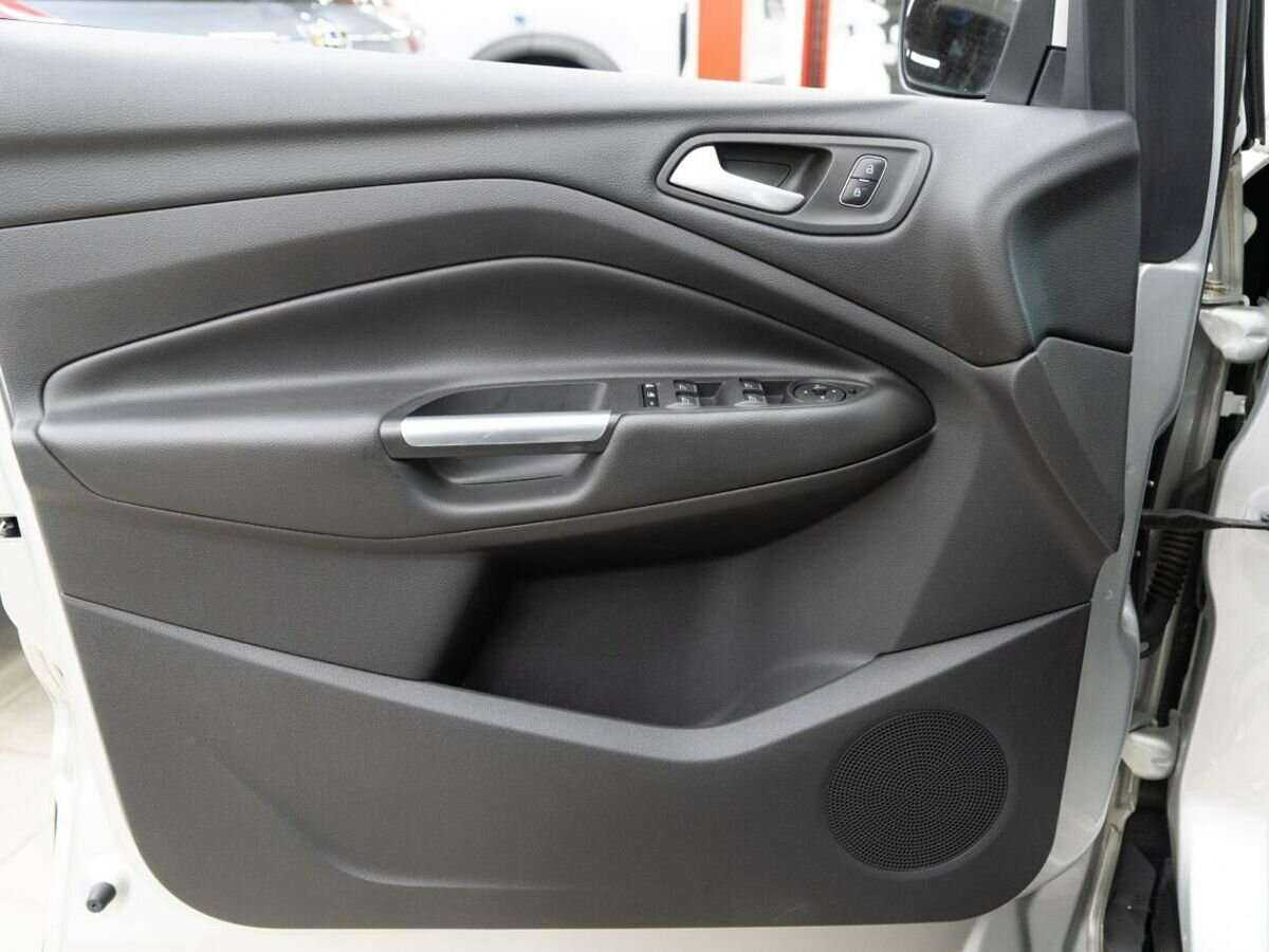 Купить Ford Kuga с пробегом. Фото: #15