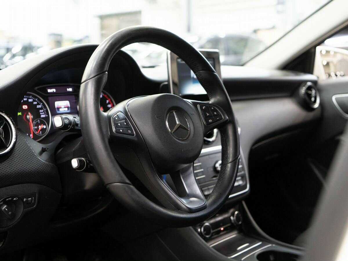 Купить Mercedes-Benz A-Класс с пробегом. Фото: #4