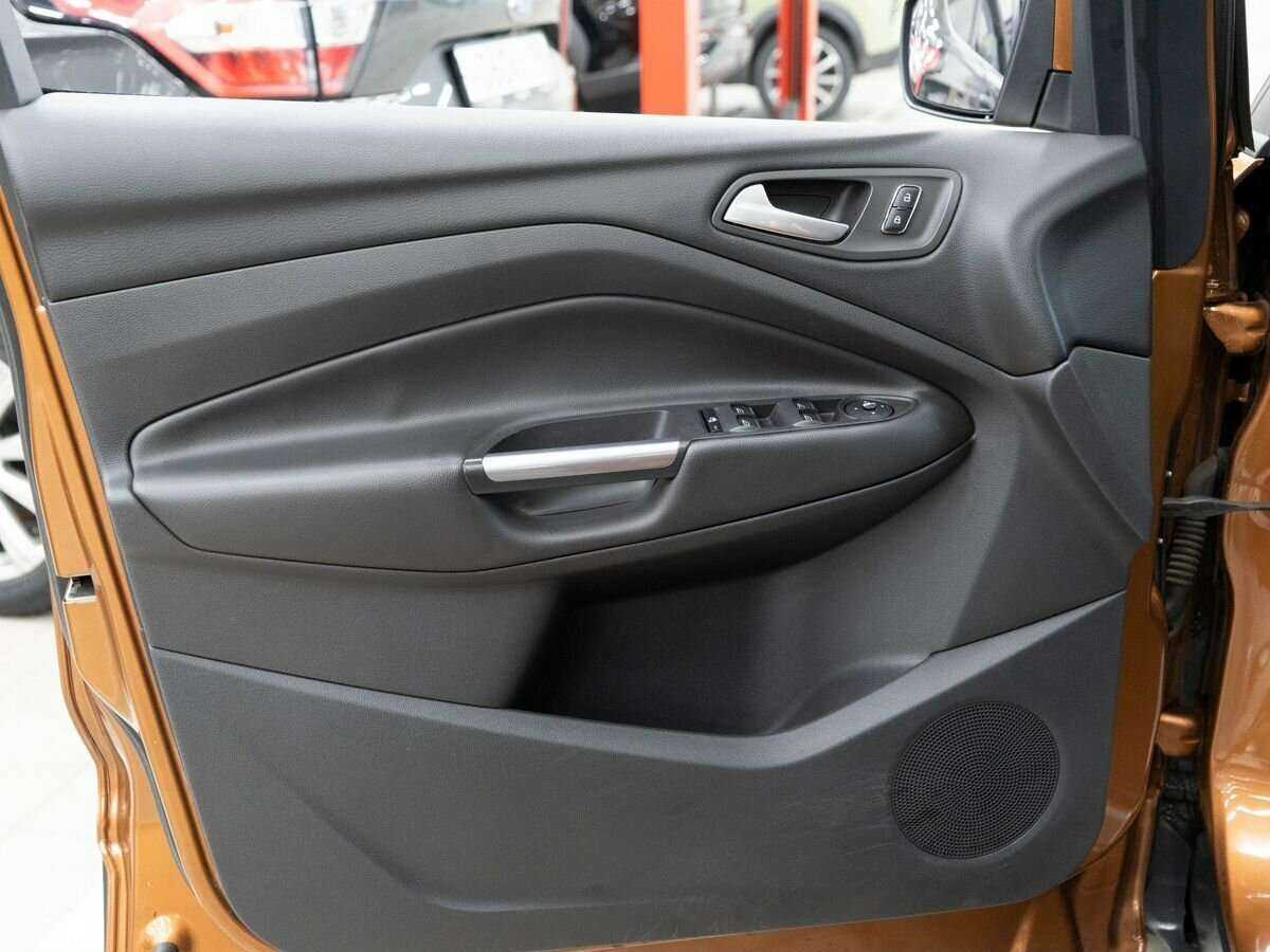 Купить Ford Kuga с пробегом. Фото: #14