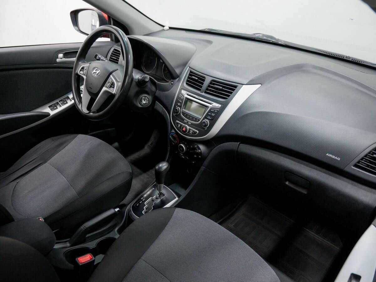 Купить Hyundai Solaris с пробегом. Фото: #5