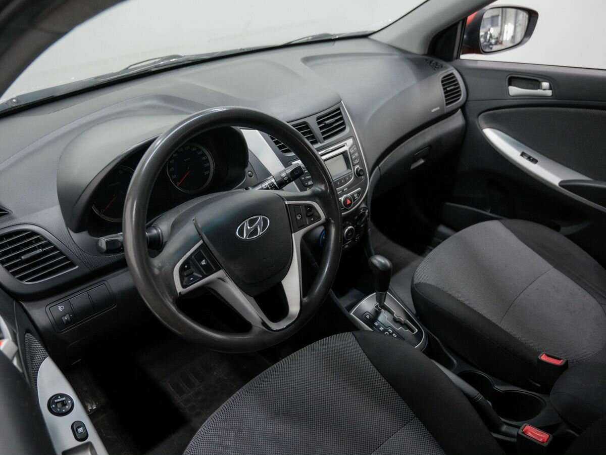 Купить Hyundai Solaris с пробегом. Фото: #11