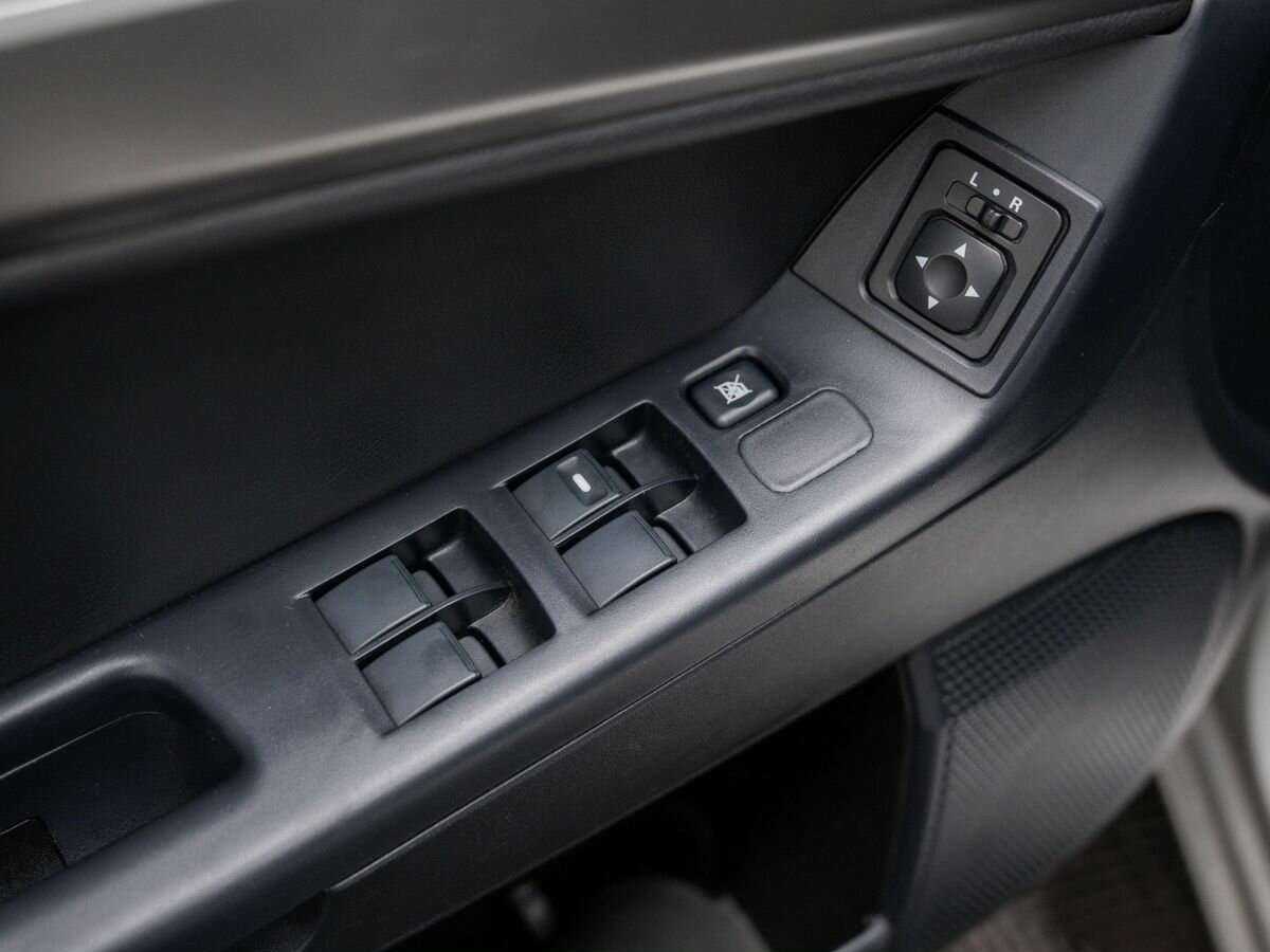 Купить Mitsubishi Lancer с пробегом. Фото: #10