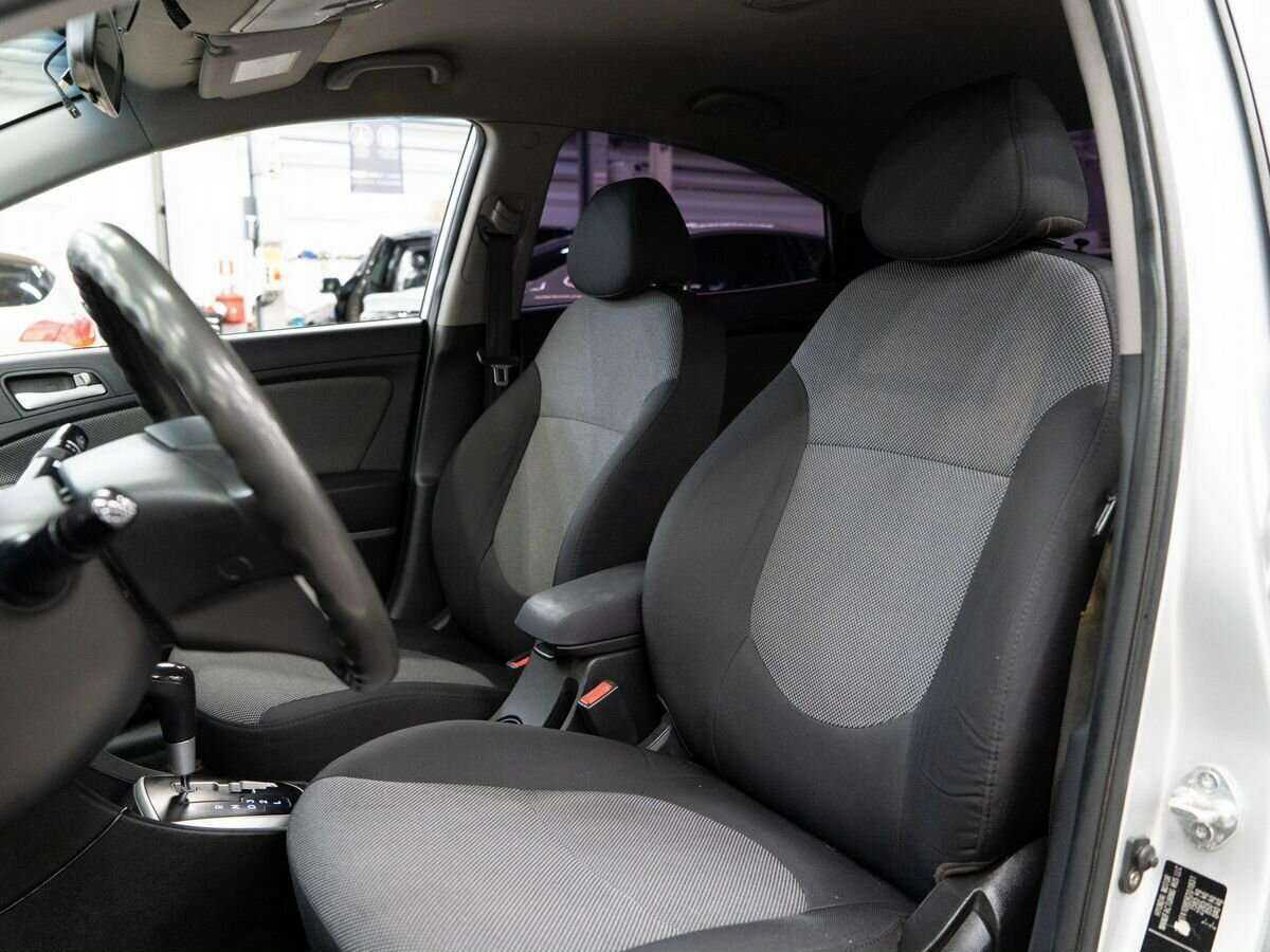 Купить Hyundai Solaris с пробегом. Фото: #2