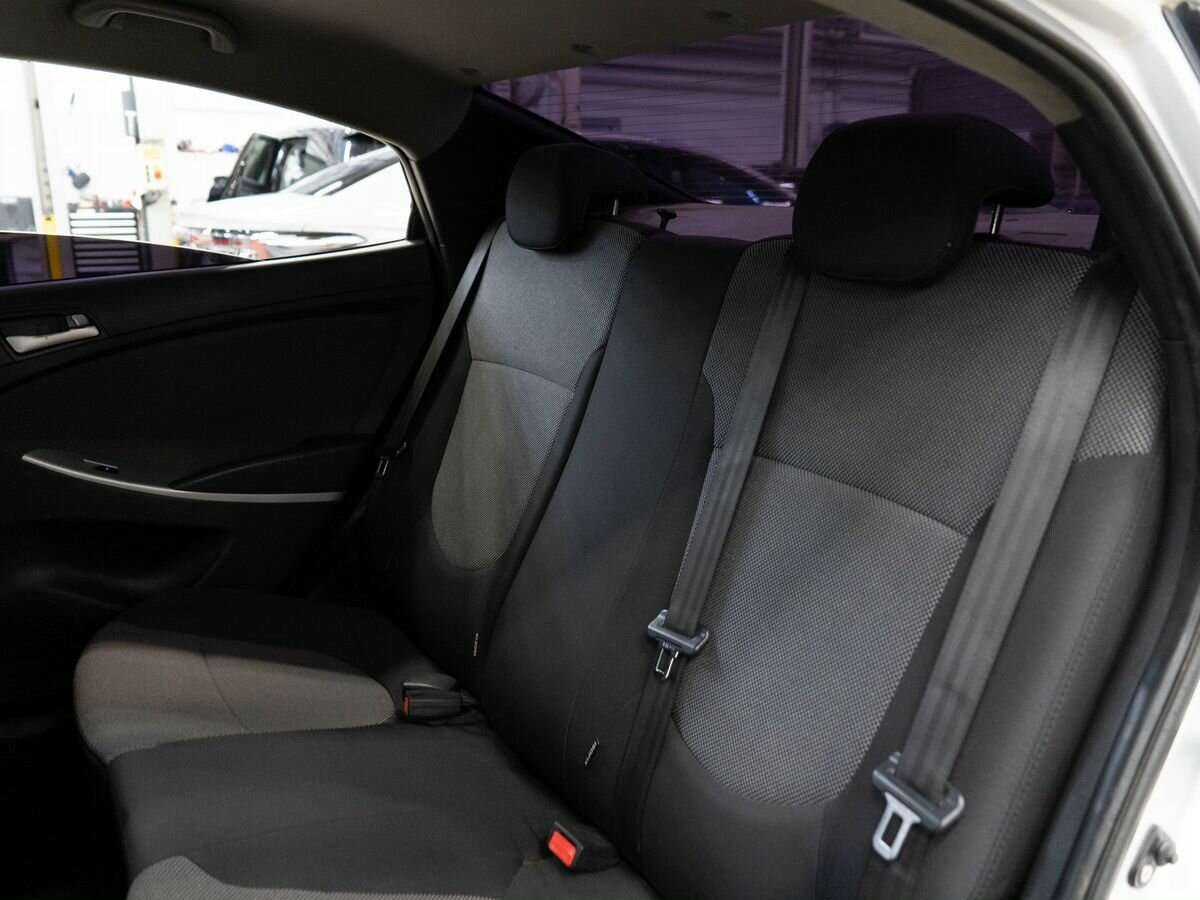 Купить Hyundai Solaris с пробегом. Фото: #3