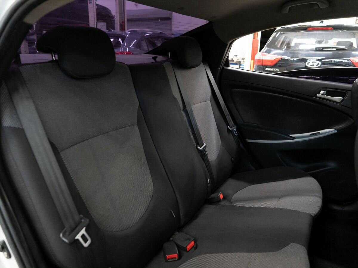 Купить Hyundai Solaris с пробегом. Фото: #4