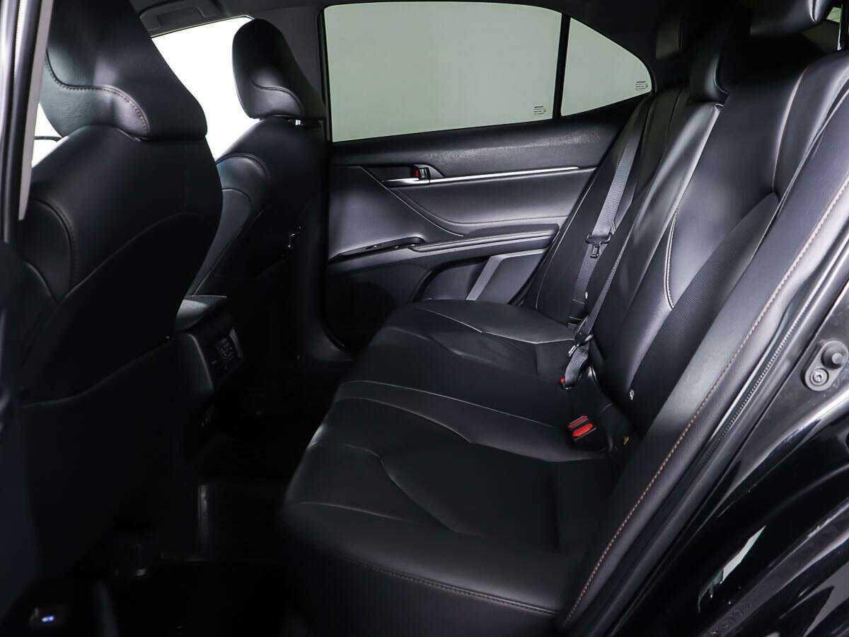 Купить Toyota Camry с пробегом. Фото: #4