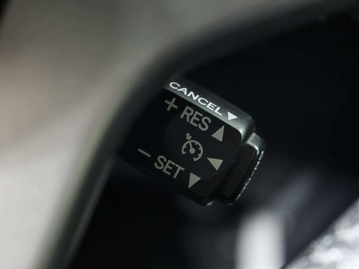 Купить Toyota Land Cruiser Prado с пробегом. Фото: #17