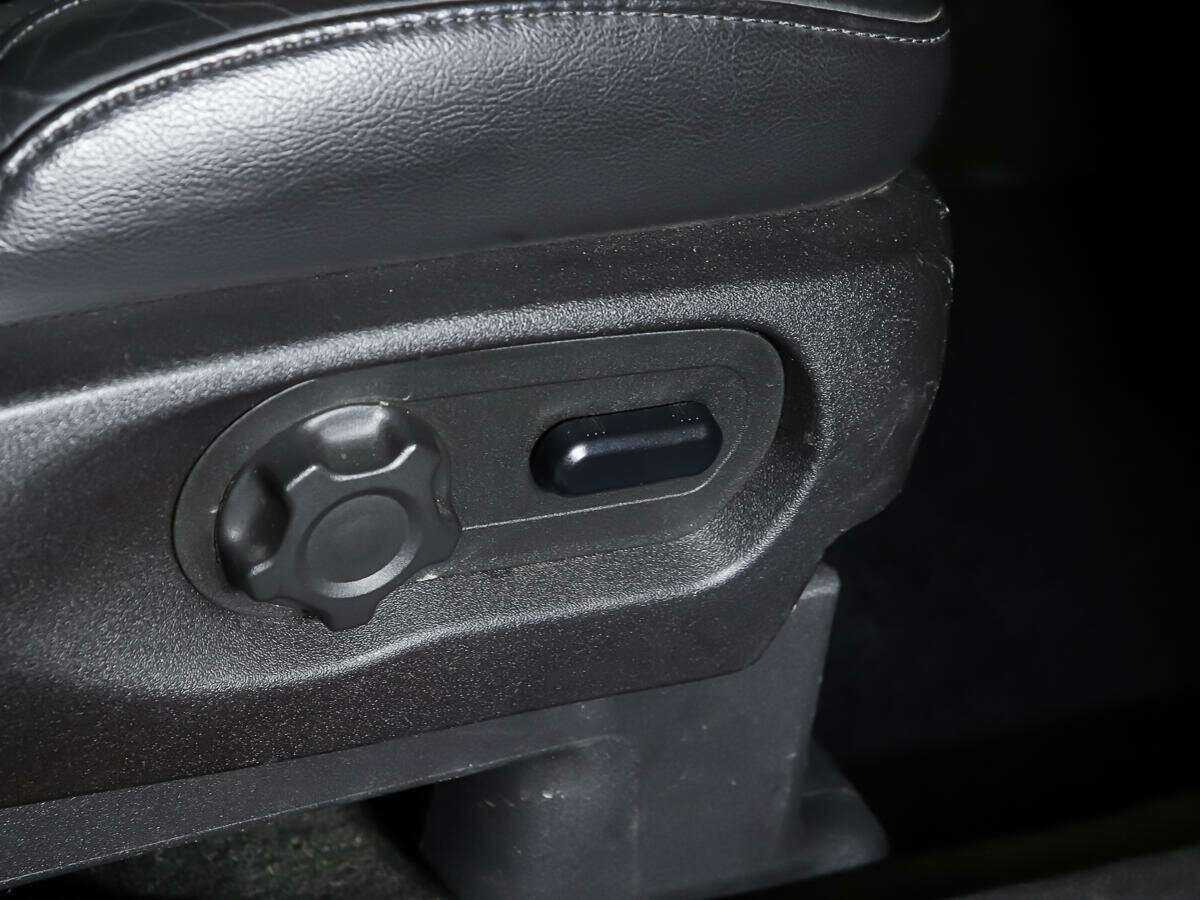 Купить Ford Explorer с пробегом. Фото: #16