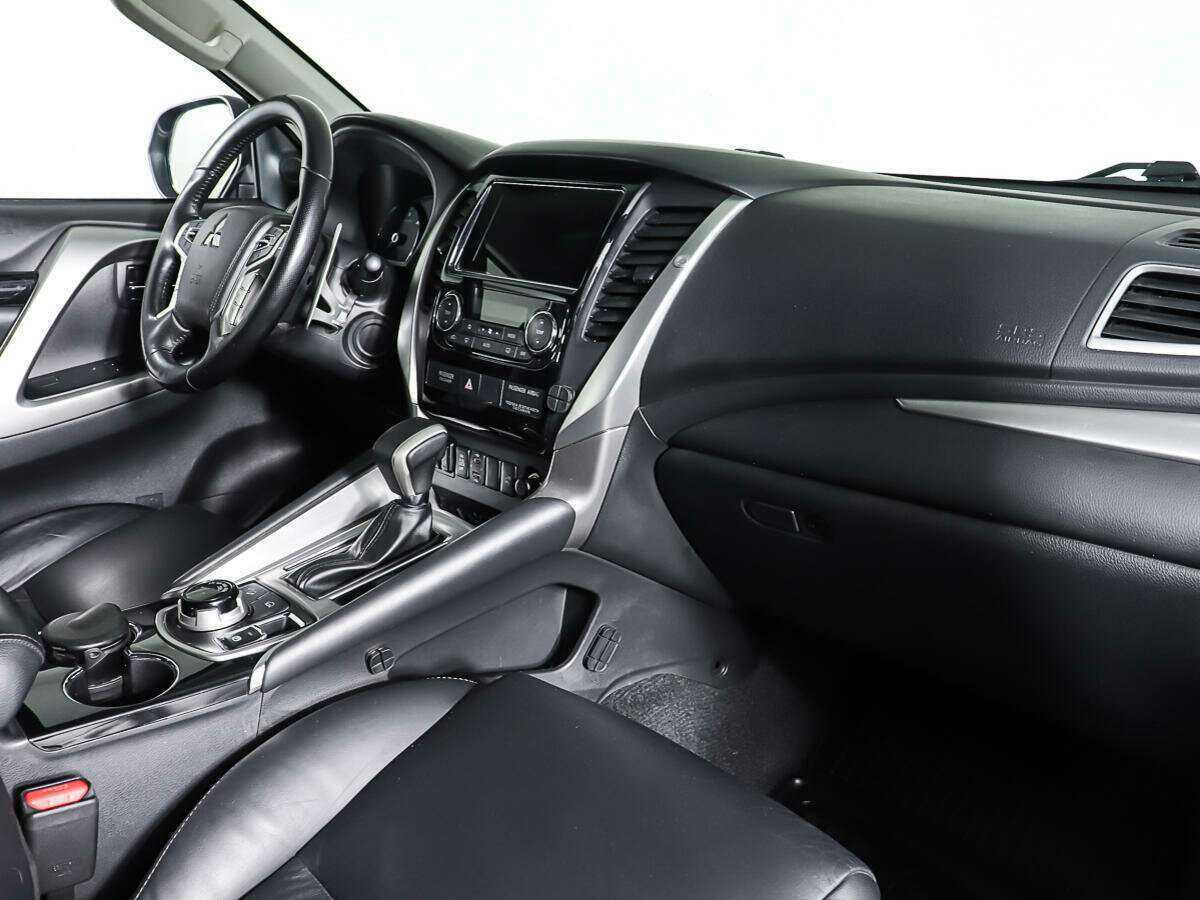 Купить Mitsubishi Pajero Sport с пробегом. Фото: #8